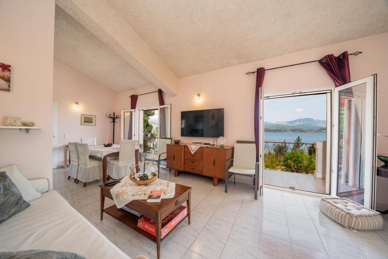 Villa Ostria Ликсури Екстериор снимка