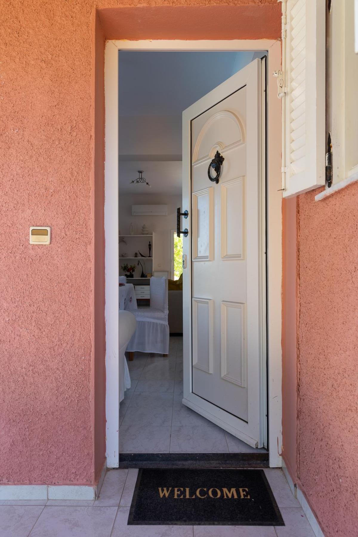 Villa Ostria Ликсури Екстериор снимка