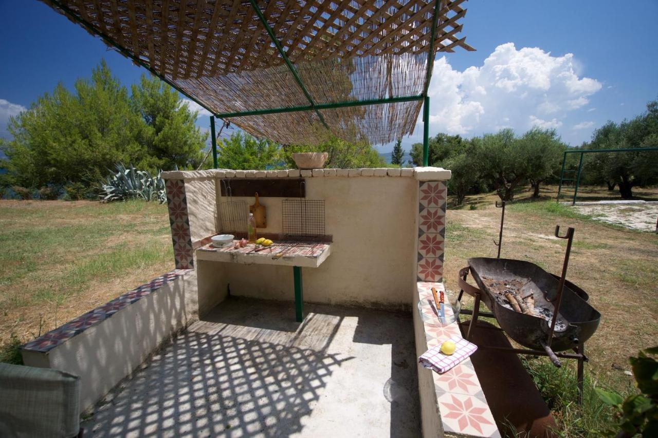 Villa Ostria Ликсури Екстериор снимка