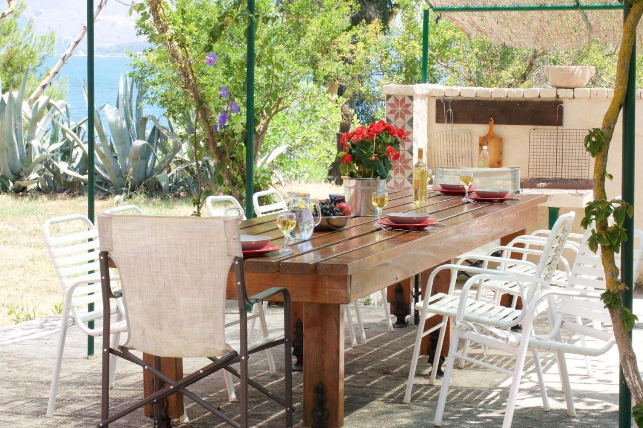Villa Ostria Ликсури Екстериор снимка